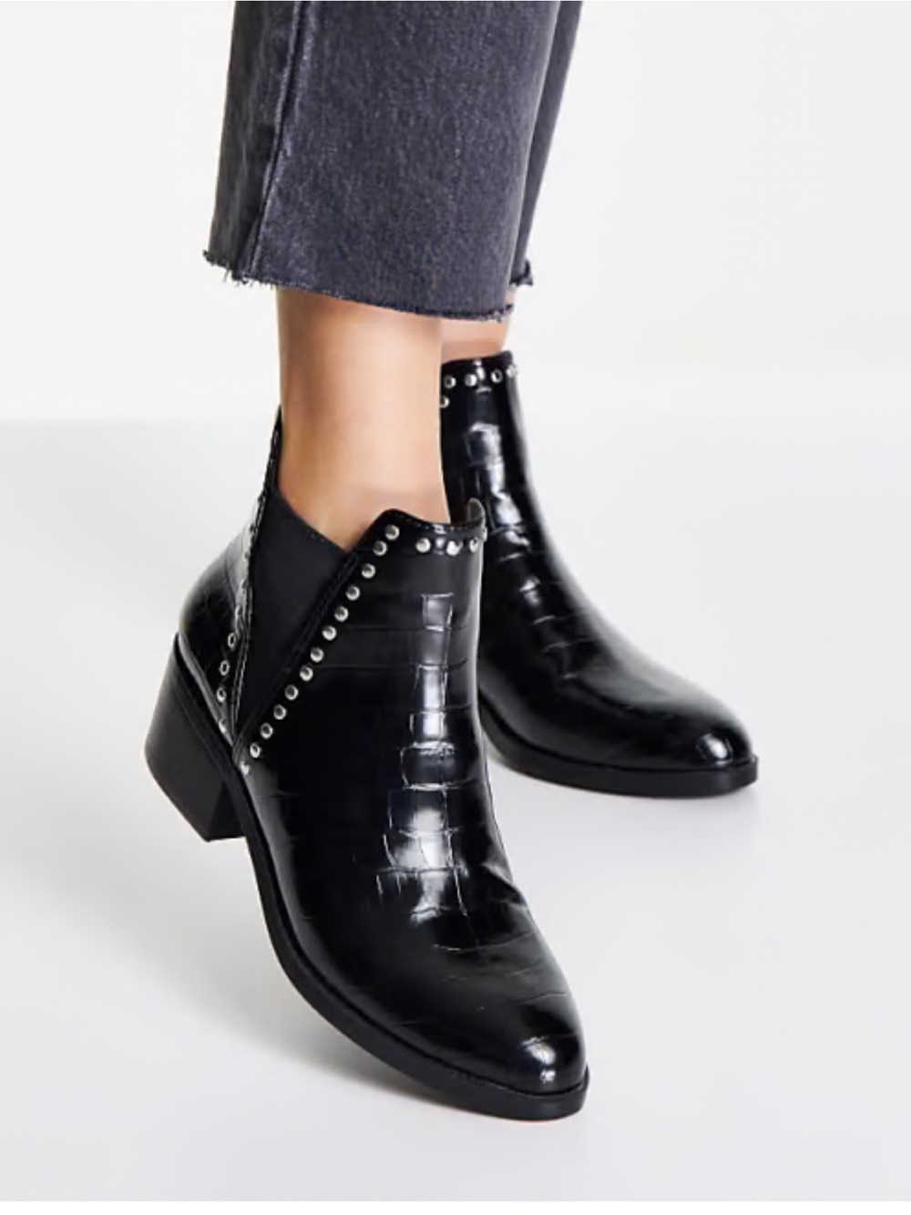 Steve Madden Black Croc-Embossed Studded Ankle Boots Size 4